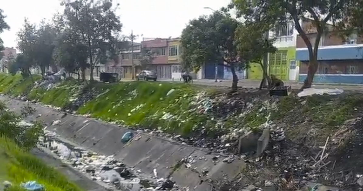 Caño de Engativá se está convirtiendo en basurero y foco de inseguridad