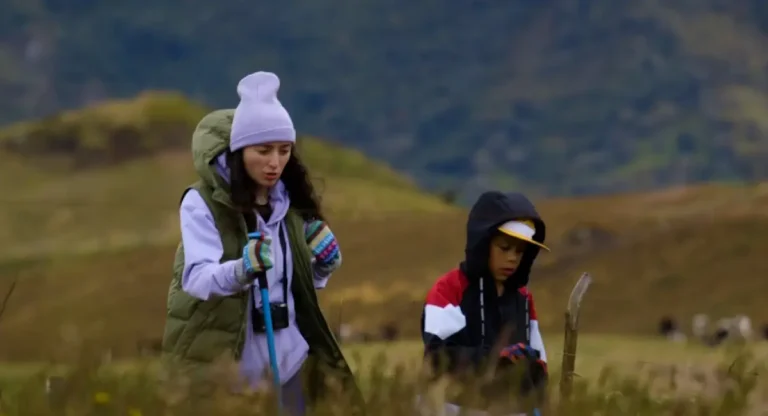 Isa y niño protagonista de Distrito Eureka