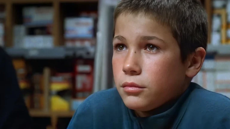 De un secreto oscuro a ganar 4 Premios Goya: Por qué no puedes perderte «El Bola» este 11 de enero