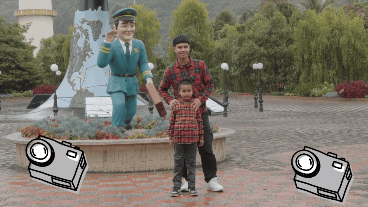 Juanjo en el Parque Jaime Duque con su hermano