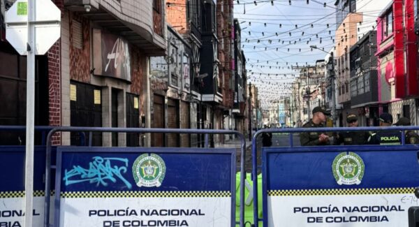 Ataque con artefacto explosivo en el barrio Santa Fe deja un muerto y 13 heridos