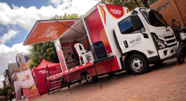 ¡Trabajo sí hay! La Unidad Móvil de Empleo llega a Usaquén con más de 1.300 vacantes