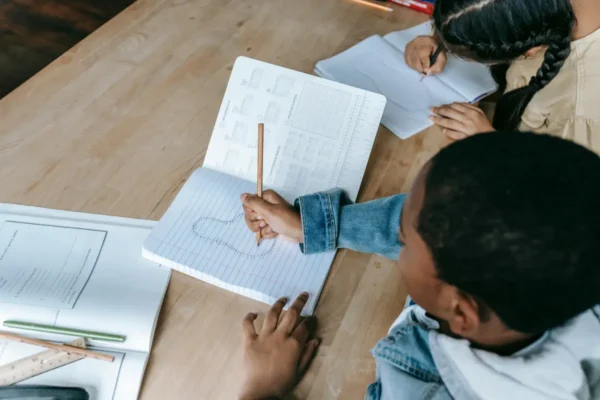 Bogotá refuerza el regreso a clases con más orientación, jornadas extendidas y entornos seguros