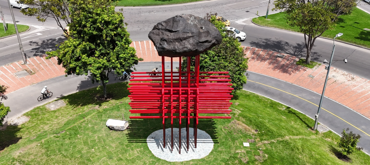 'Umbral', monumento en homenaje al personal de la salud.