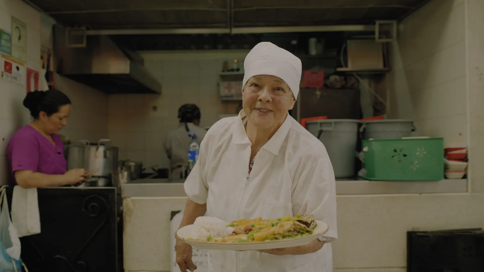 Pura Plaza en la plaza Samper Mendoza.