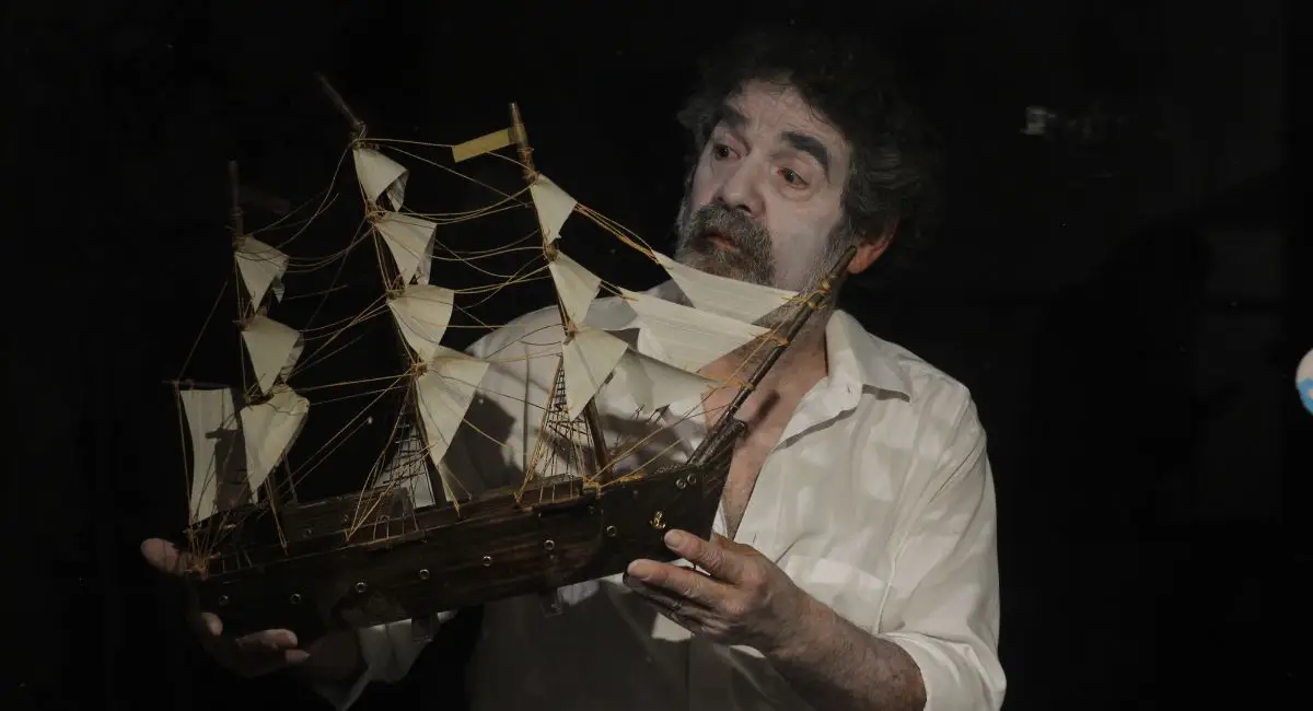 Santiago García actuando en SOMA MNEMOSINE en el FIAV