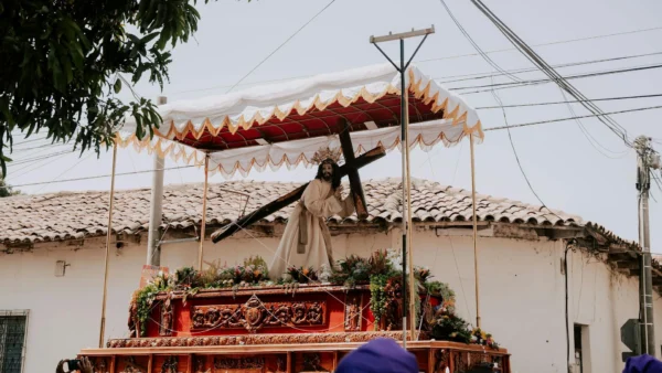 Un Café con Fe pone la mirada en la Semana Santa más allá de lo religioso