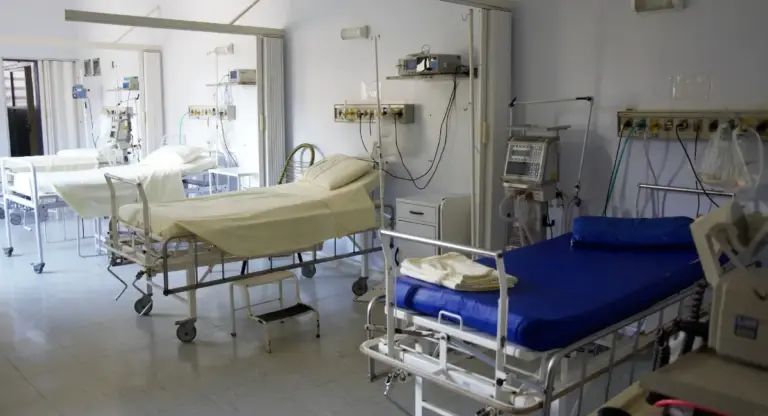 Un Café con Fe aborda los retos del sistema de salud en Colombia