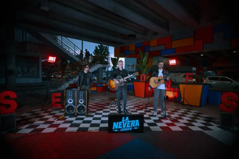 Diamante Eléctrico en La Nevera Sesiones: una joya bogotana que llevó el rock colombiano al mapa global