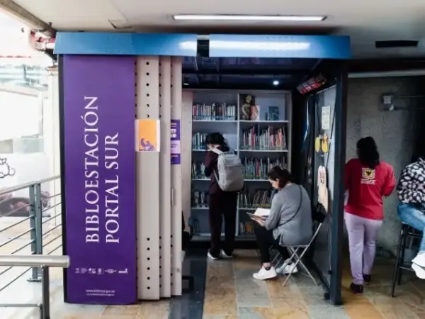 Lecturas en Movimiento y BibloEstaciones: una oportunidad para reencontrarse con la lectura en TransMilenio