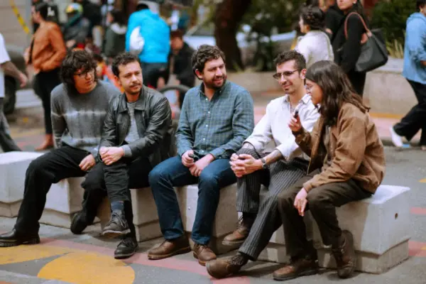 Nicolás y los Fumadores en La Nevera Sesiones: la belleza y el humor de las pequeñas tragedias