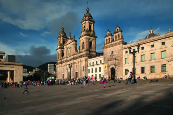 Parques y plazas fundacionales de Bogotá: los espacios donde comenzó a escribirse la historia de la capital