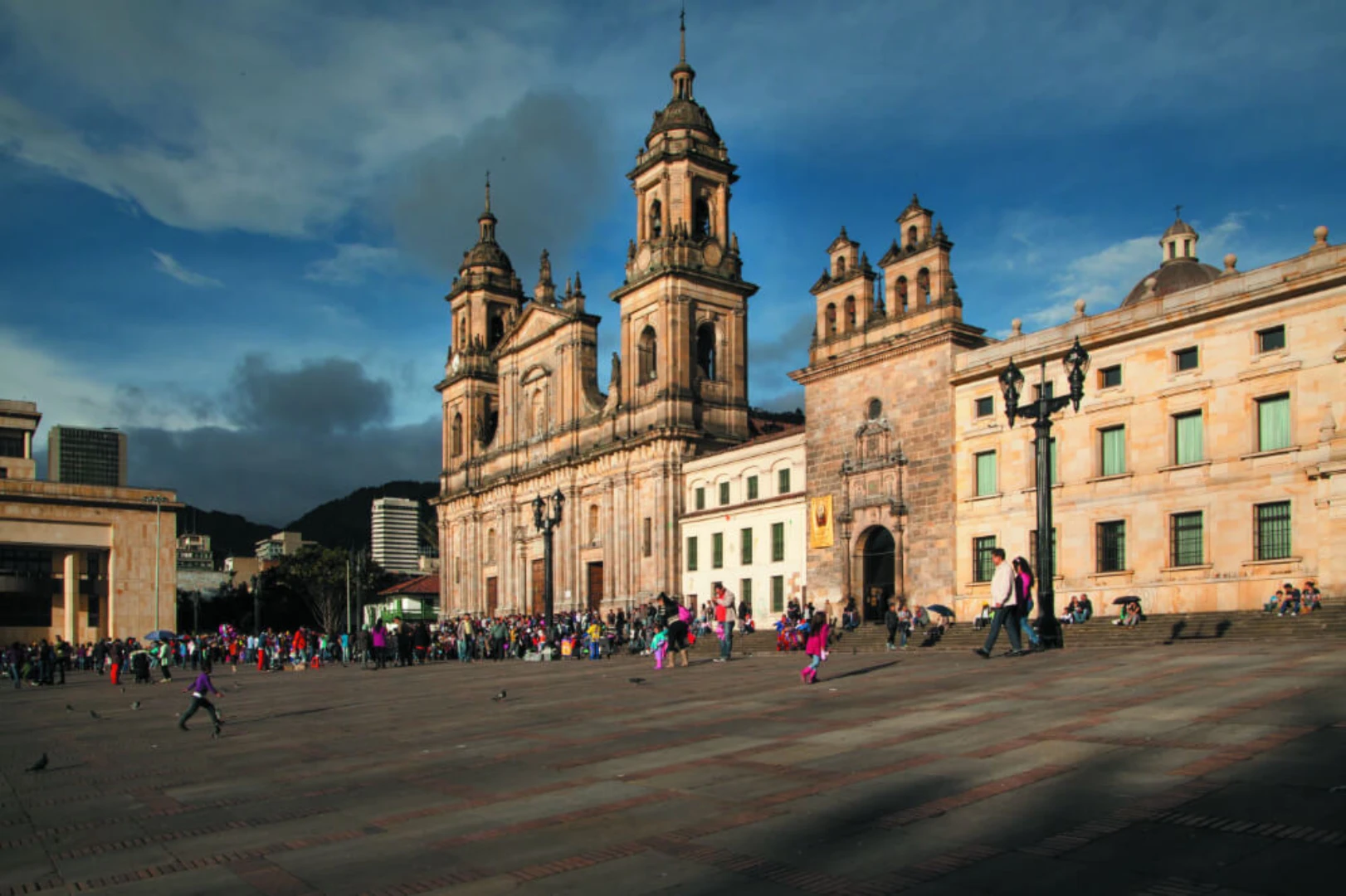 Los parques fundacionales de Bogotá conservan la memoria y el patrimonio histórico de la capital.
