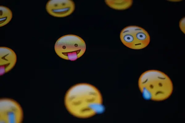 Los emojis aprendieron a hablar todos los idiomas: celebra el día mundial del emoji 