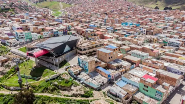 Ciudad Bolívar impulsa titulación de predios y nuevas viviendas para familias en riesgo