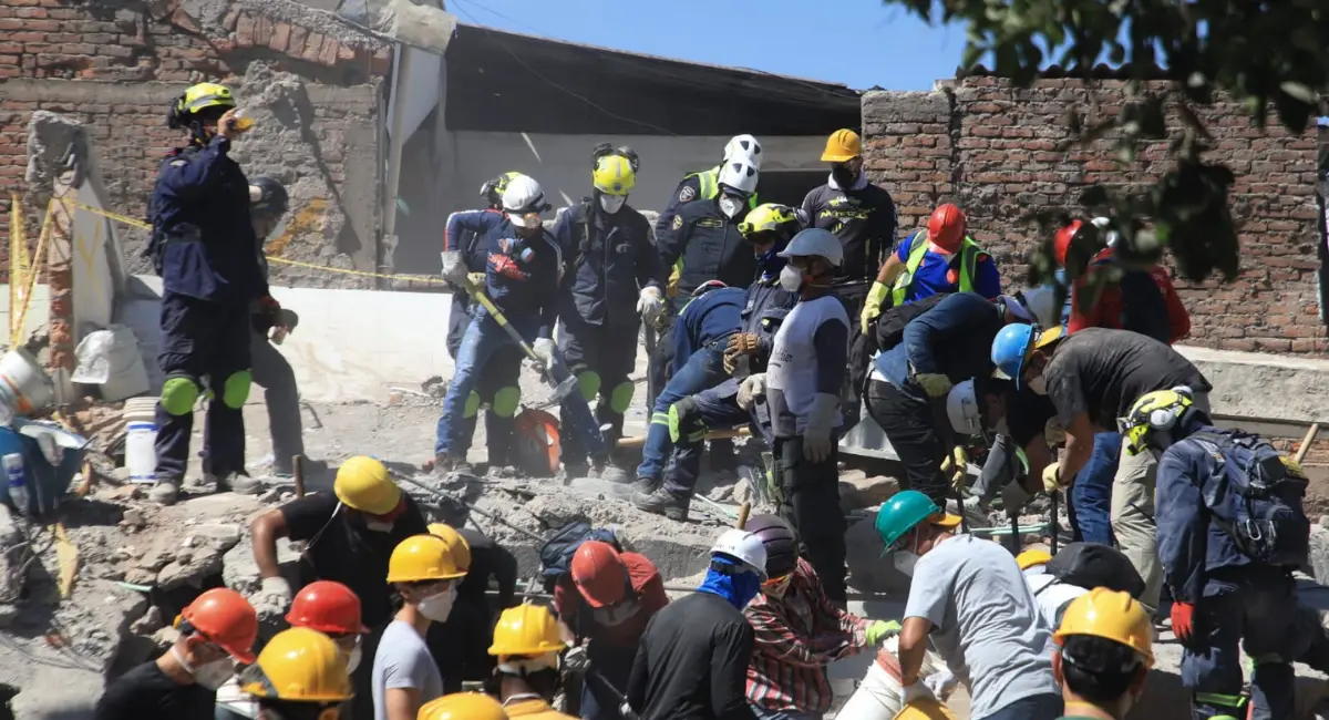 Rescatistas en Cali
