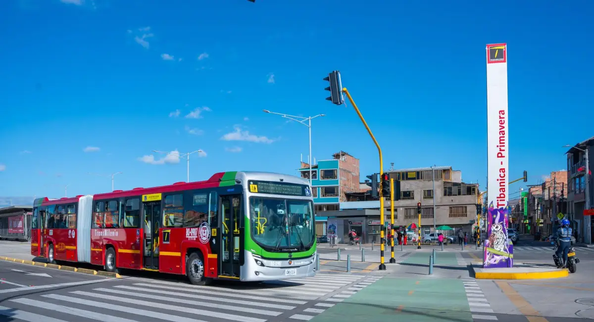 Estación Tibanica - Primavera de Transmilenio
