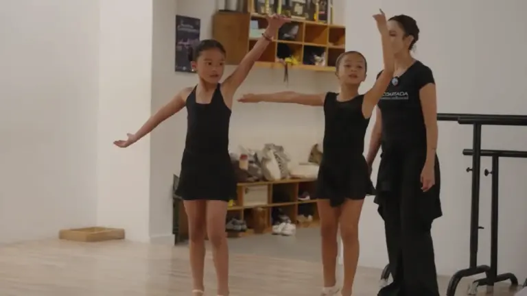 Conoce la historia del ballet, el arte donde los bailarines «vuelan»