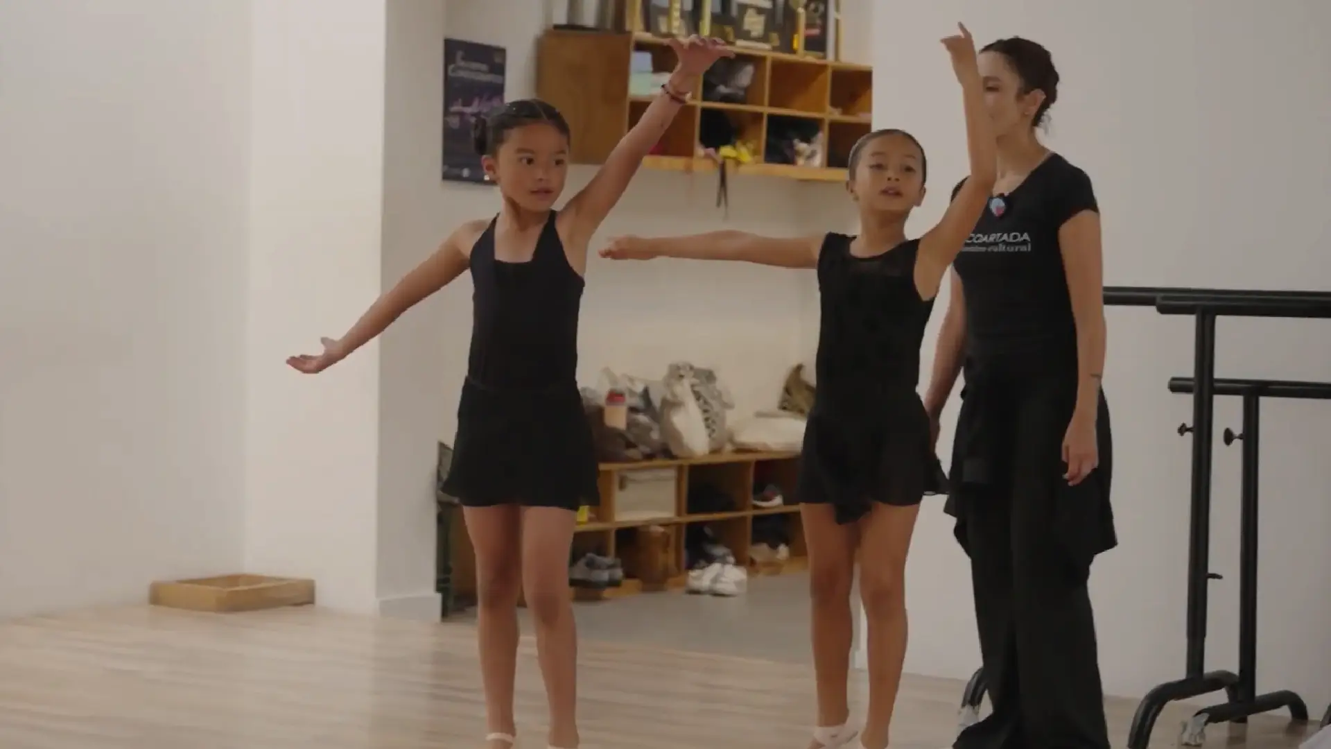 Detrás de cada salto y giro hay años de entrenamiento, disciplina y una preparación física que convierte la danza en deporte.