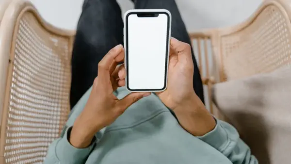 ¿Cómo funcionará la nueva regulación para el uso de celulares en los colegios de Bogotá?