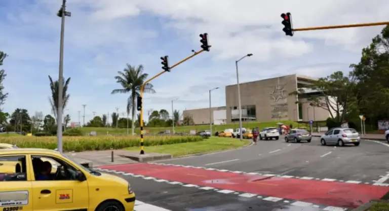 Nueva semaforización en la calle 63 con carrera 50 busca mejorar la seguridad vial