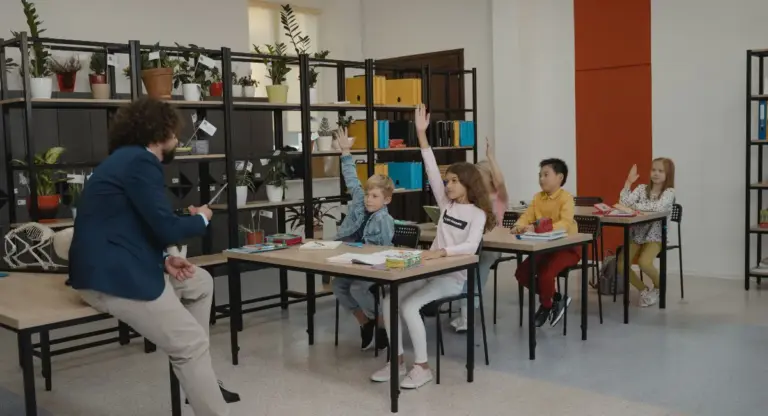 Educación y adoctrinamiento: ¿dónde está el límite? Un Café con Fe analiza