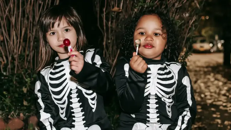 Celebra Halloween de manera segura junto a niñas y niños 