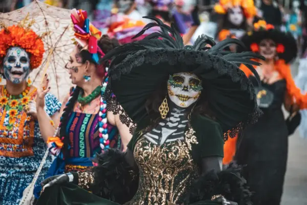 Medidas de seguridad para el puente festivo de Halloween: restricciones de circulación para motocicletas y operativos de control