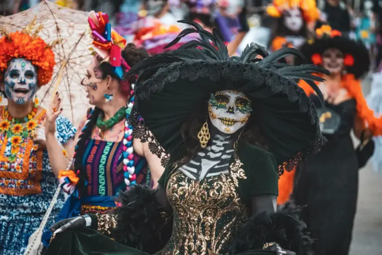 Medidas de seguridad para el puente festivo de Halloween: restricciones de circulación para motocicletas y operativos de control